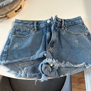 Cute butterfly shorts - size 25
